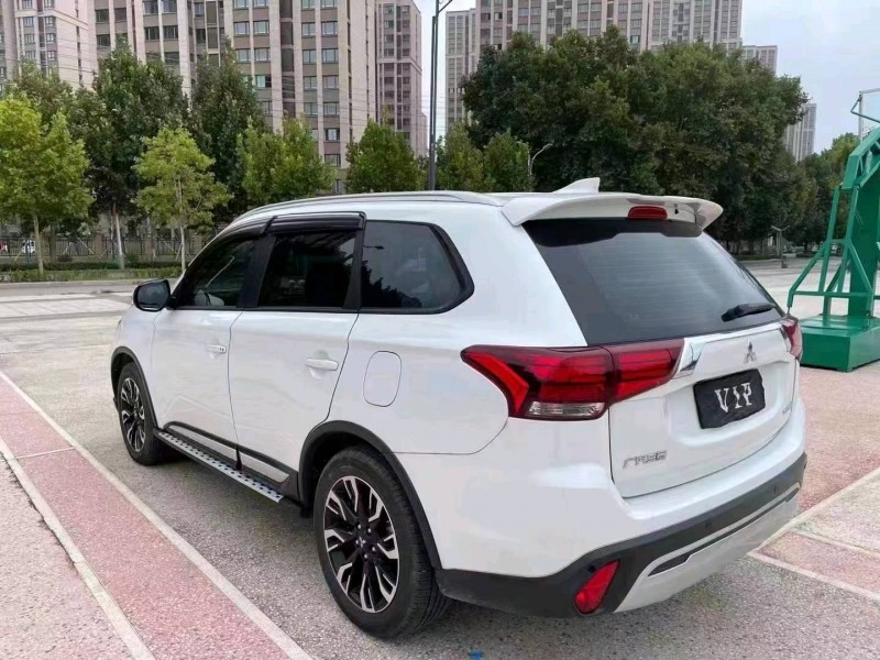 徐州19年三菱欧蓝德6