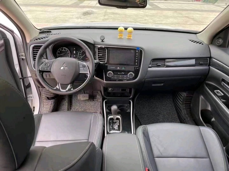 徐州19年三菱欧蓝德8