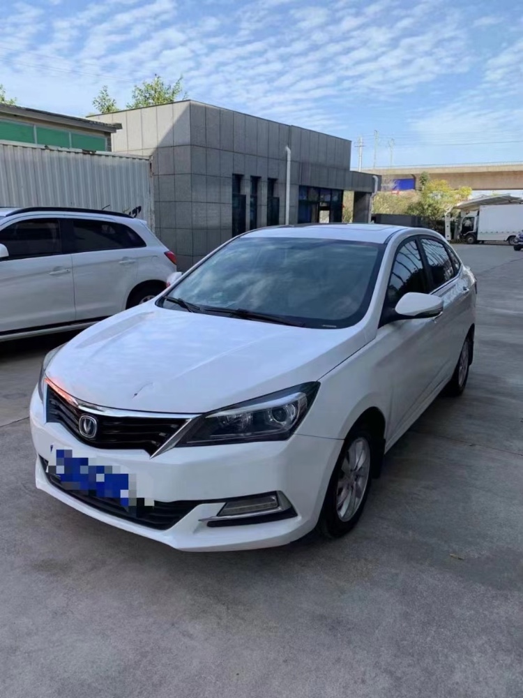 株洲17年長安汽車悅翔V72