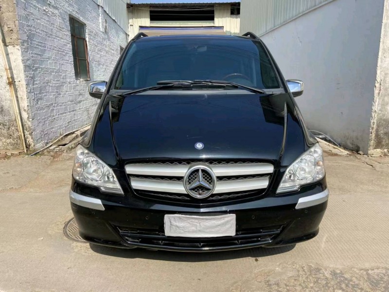 广州14年奔驰威霆9