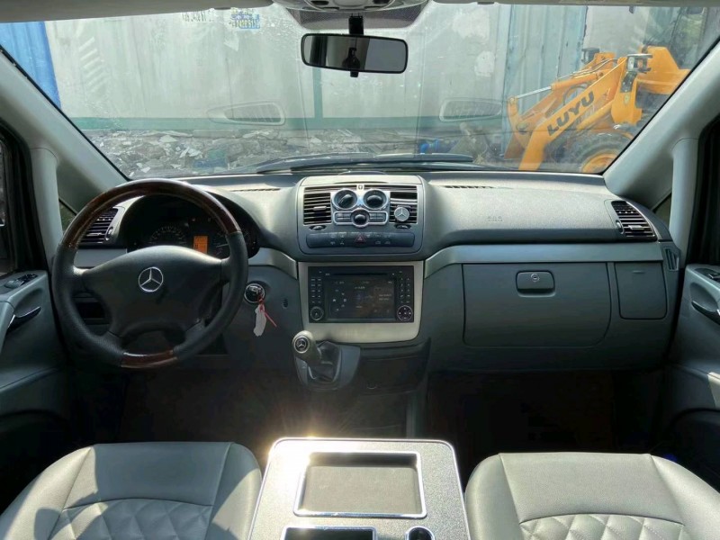 广州14年奔驰威霆5