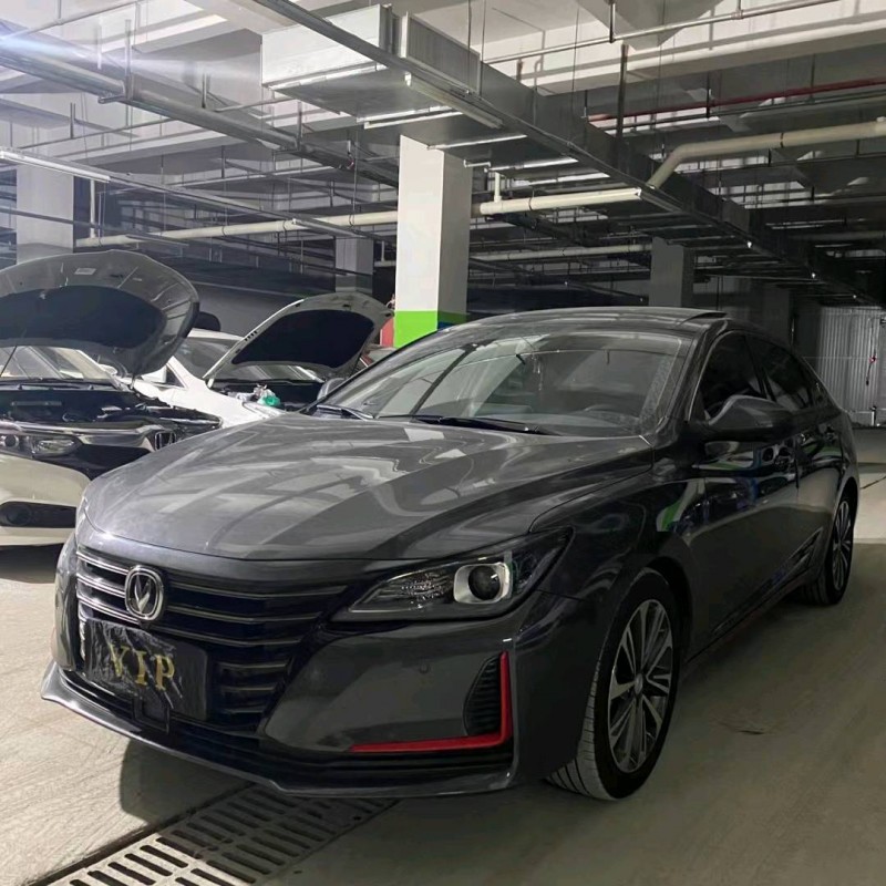 北京20年長安汽車銳程CC7
