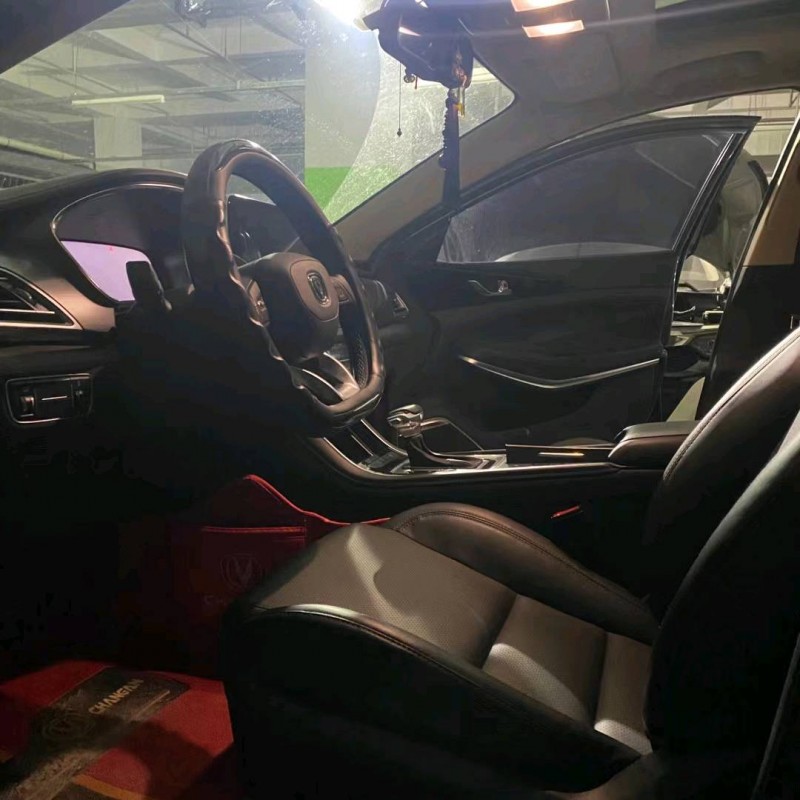 北京20年長安汽車銳程CC6
