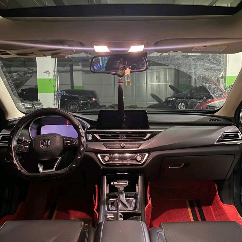 北京20年長安汽車銳程CC4