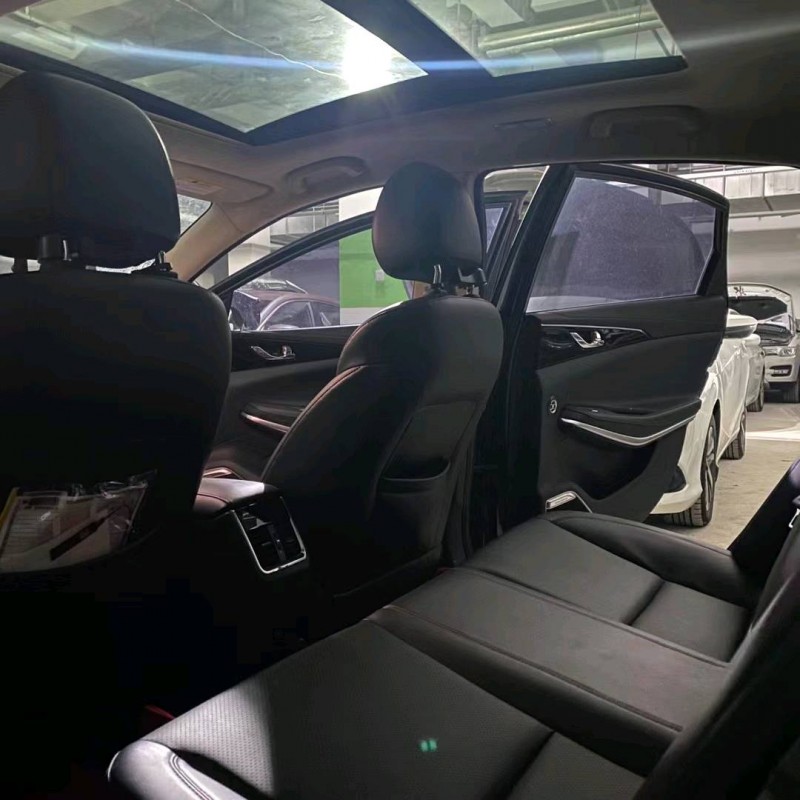 北京20年長安汽車銳程CC2