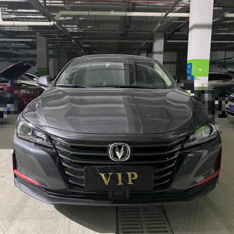 北京20年長安汽車銳程CC8