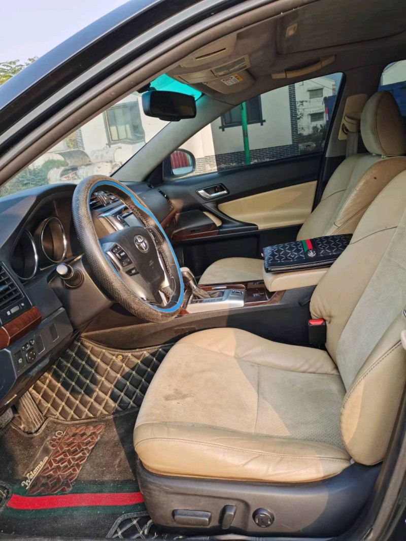 徐州14年丰田锐志6