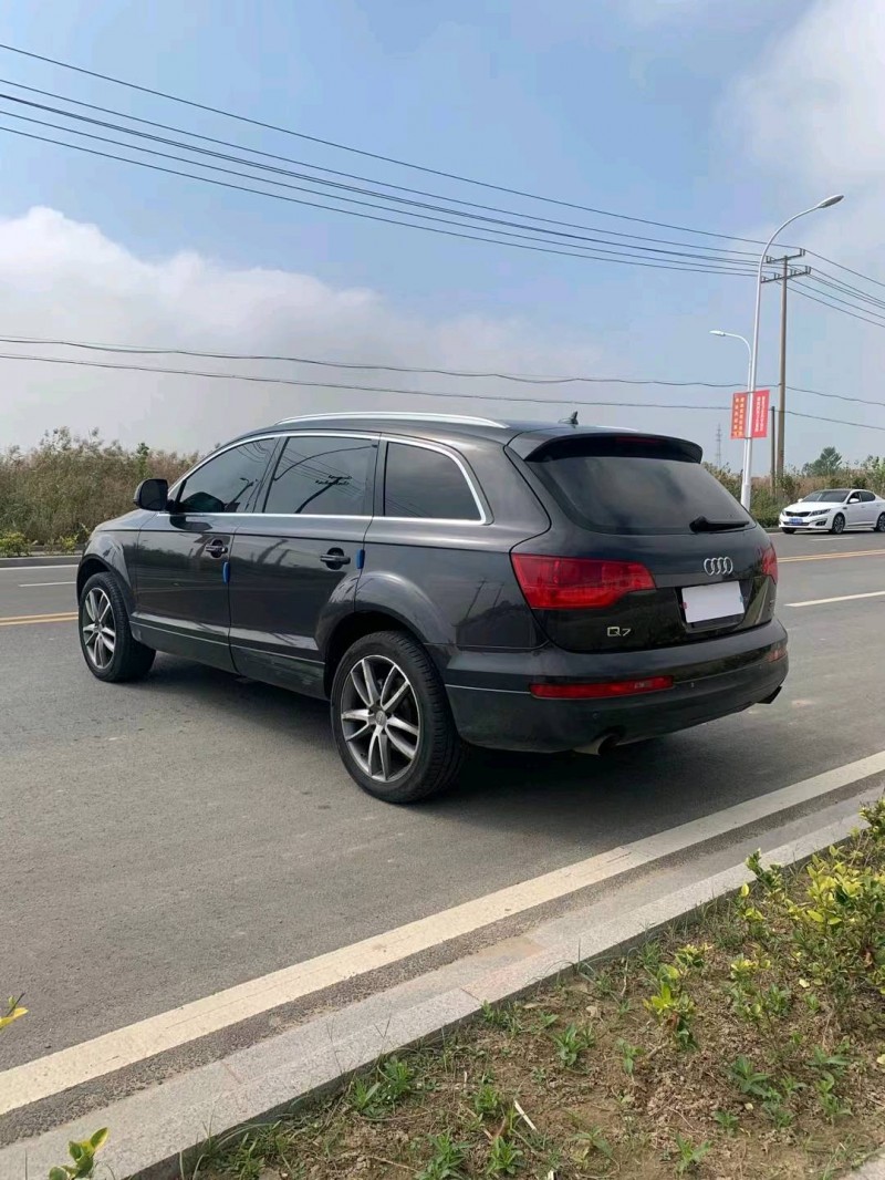 宿遷11年奧迪Q74