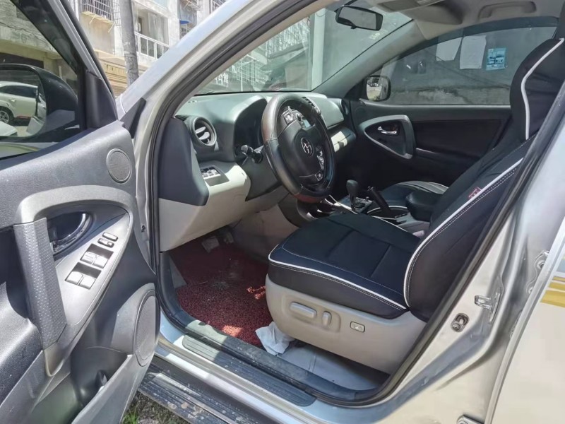 黔東南09年豐田RAV4榮放2