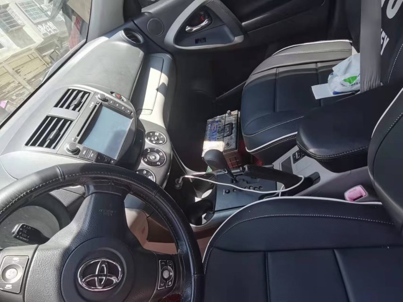 黔東南09年豐田RAV4榮放1