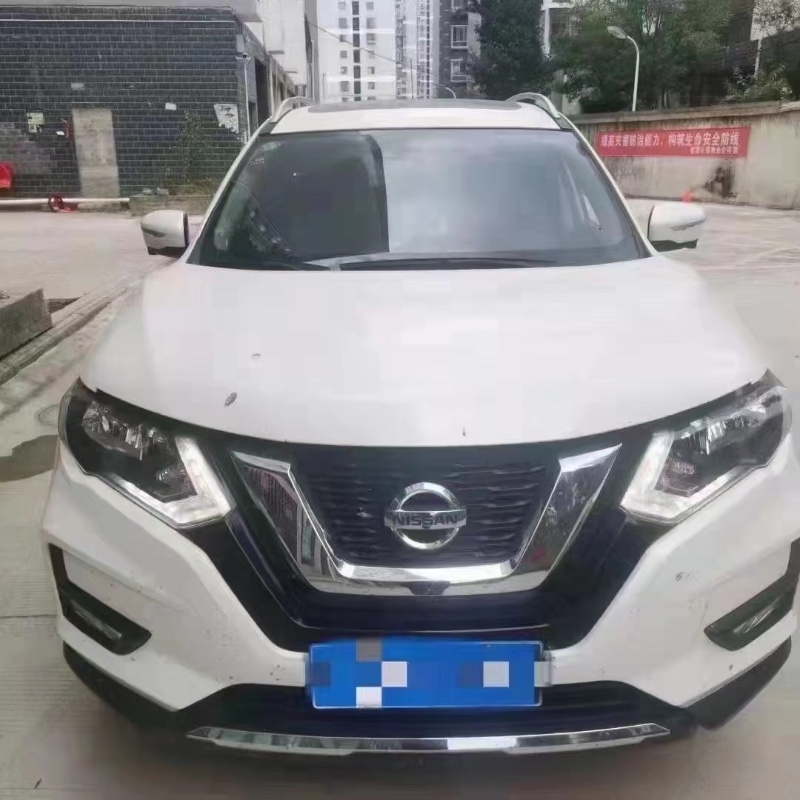武漢19年日產奇駿1