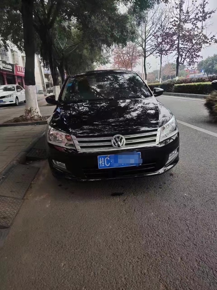 南寧14年大眾桑塔納1