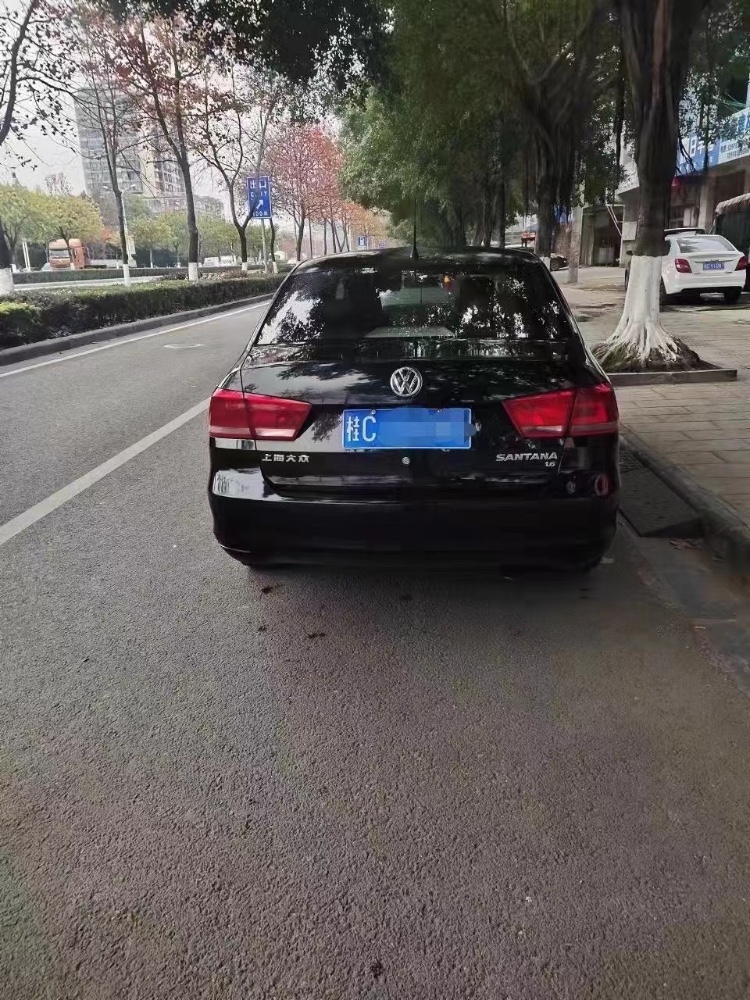 南寧14年大眾桑塔納2