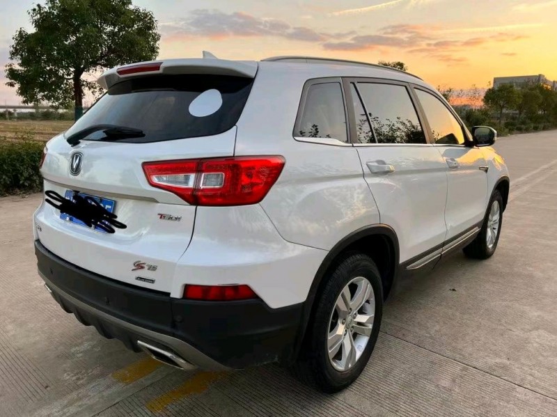 鹽城17年長安汽車CS755
