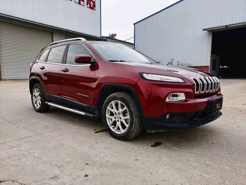 蚌埠17年Jeep自由光2
