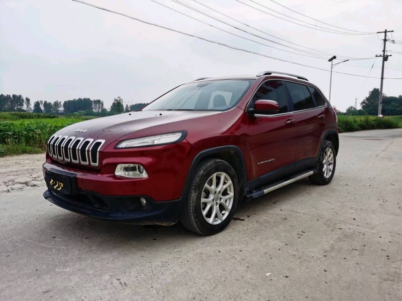 蚌埠17年Jeep自由光3