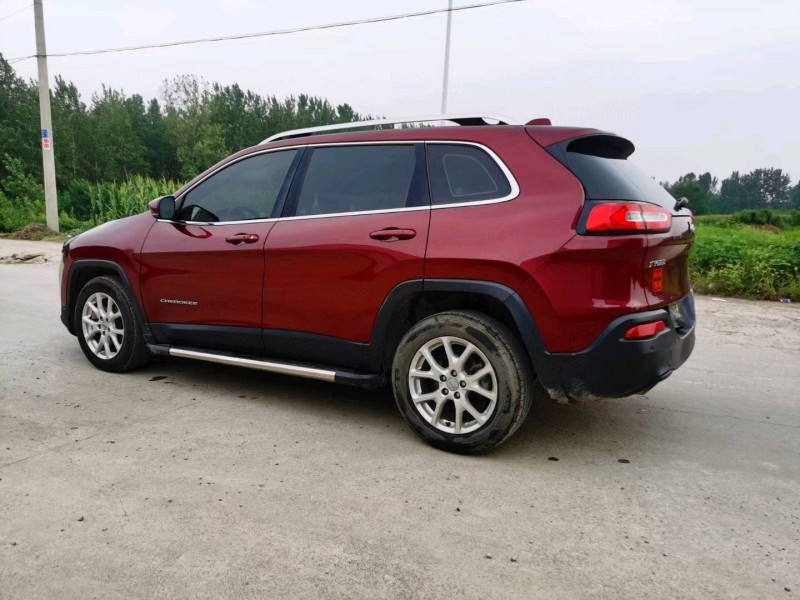 蚌埠17年Jeep自由光8