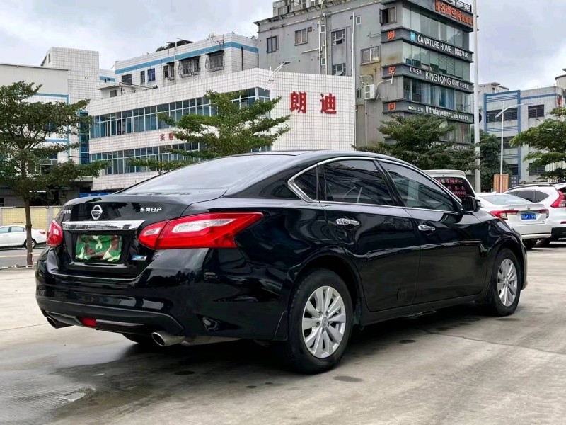 東莞17年日產天籟4