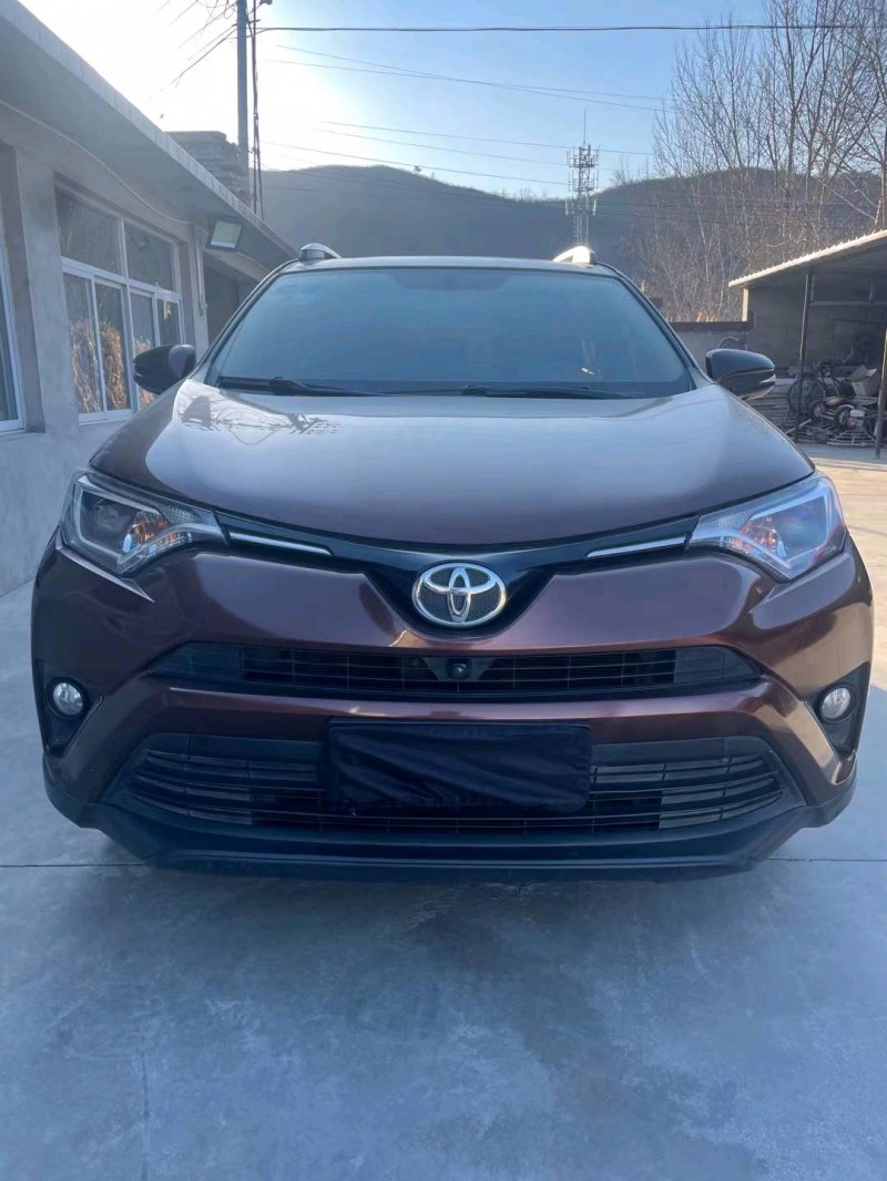 承德17年豐田RAV4榮放1