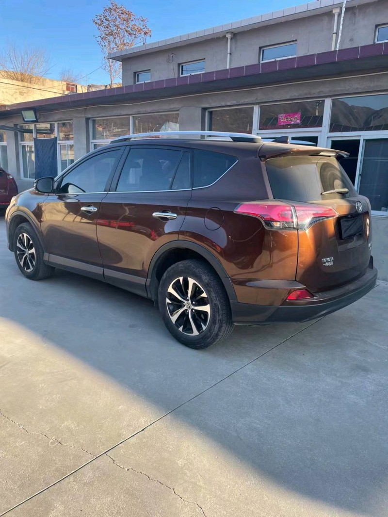 承德17年豐田RAV4榮放5