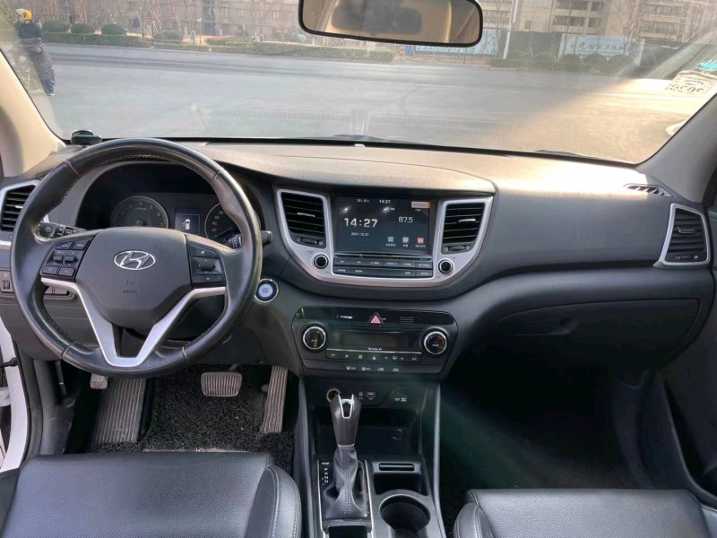 徐州15年现代途胜8