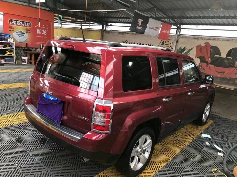 淄博13年Jeep自由客7