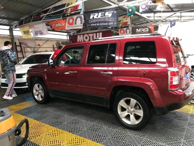 淄博13年Jeep自由客9