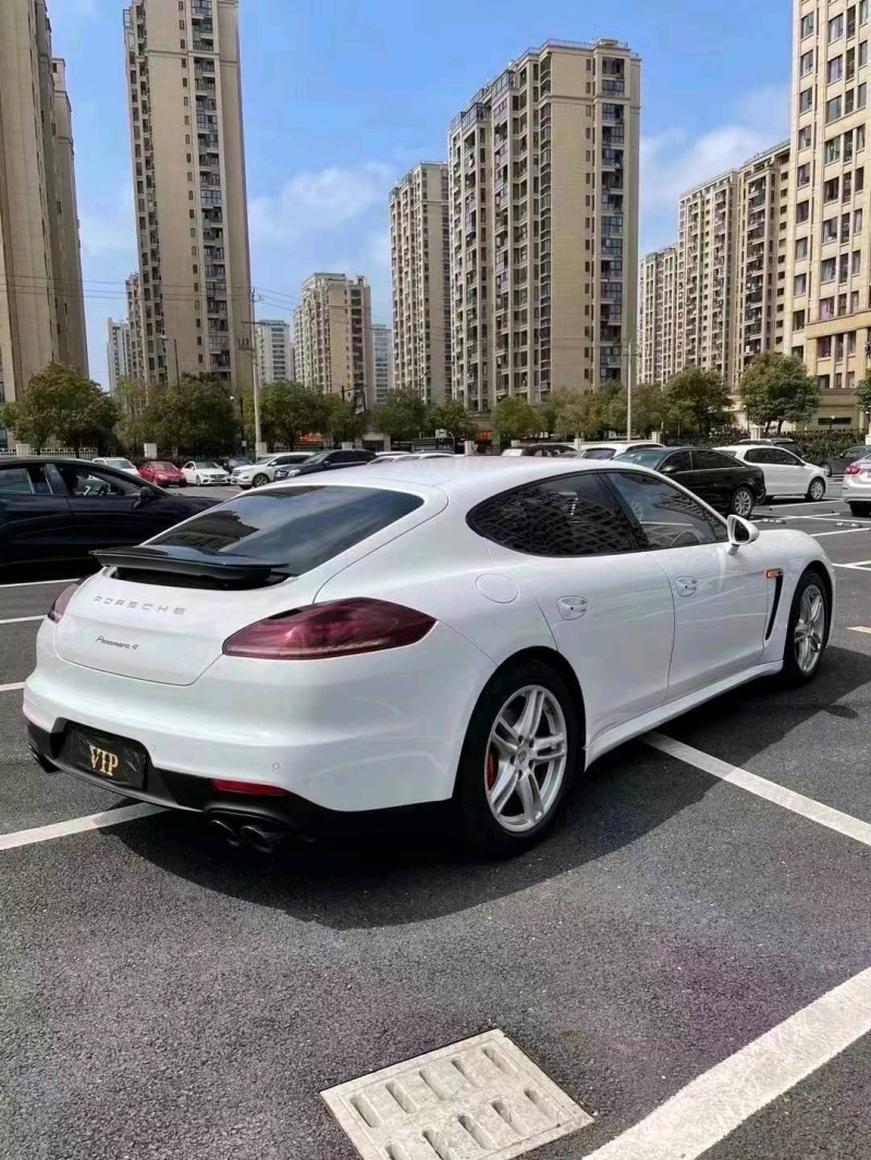 廈門15年保時捷帕拉梅拉8