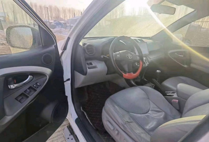 哈爾濱09年豐田RAV49