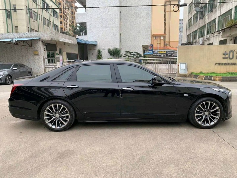 中山20年凱迪拉克CT62
