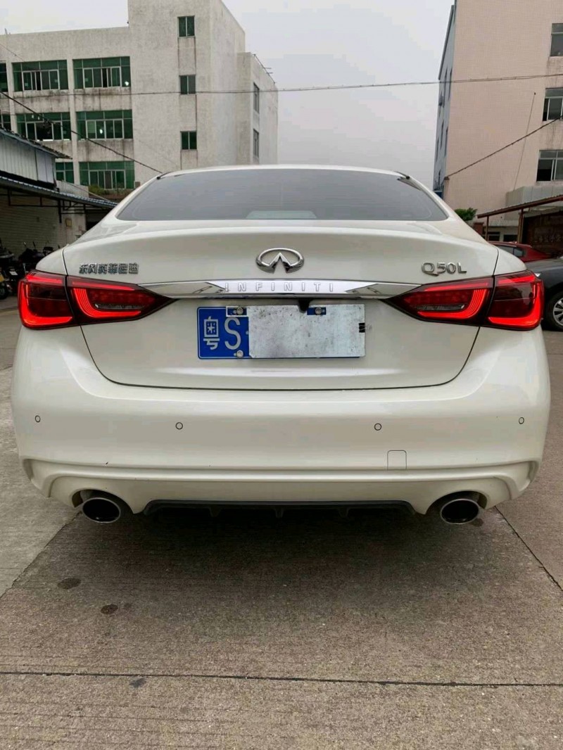 中山20年英菲尼迪Q50L4