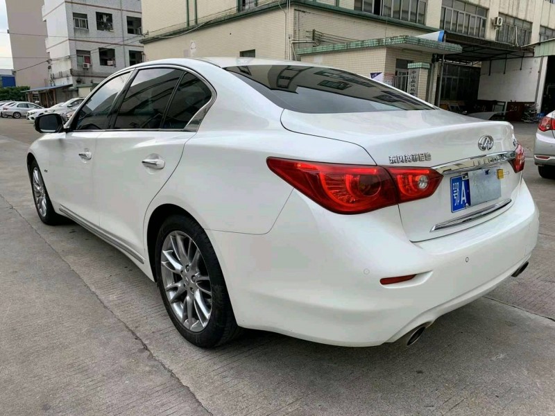 中山18年英菲尼迪Q50L5
