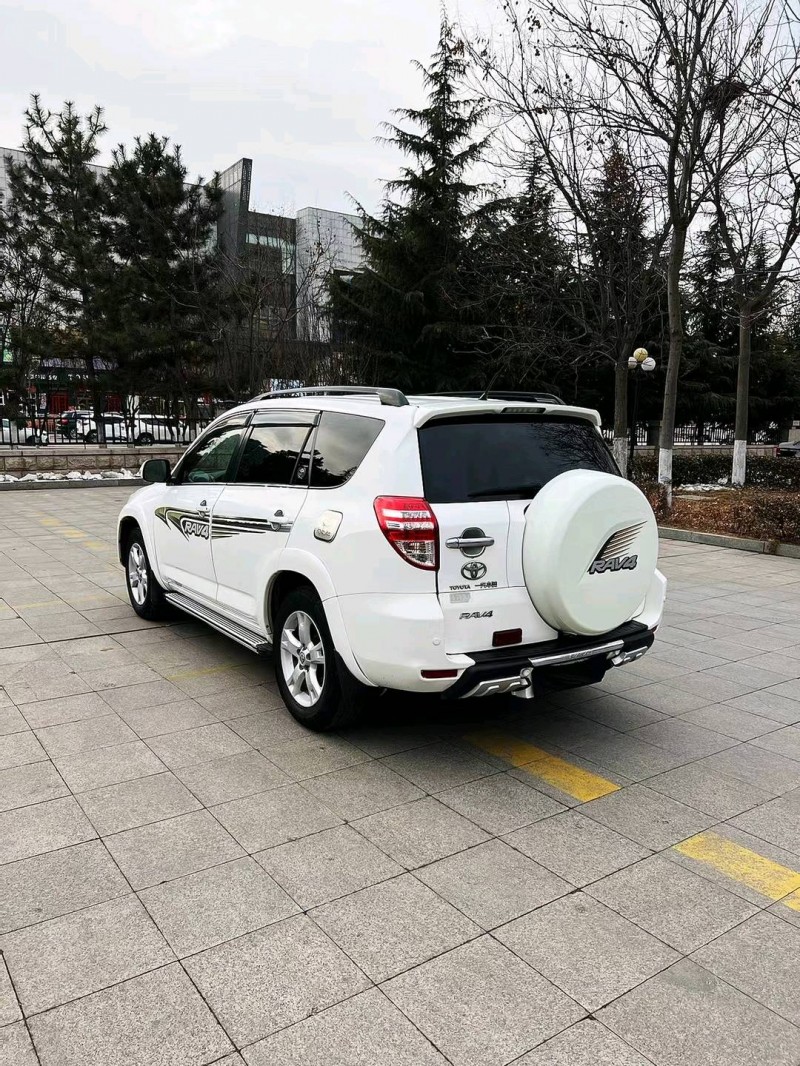 煙臺11年豐田RAV48