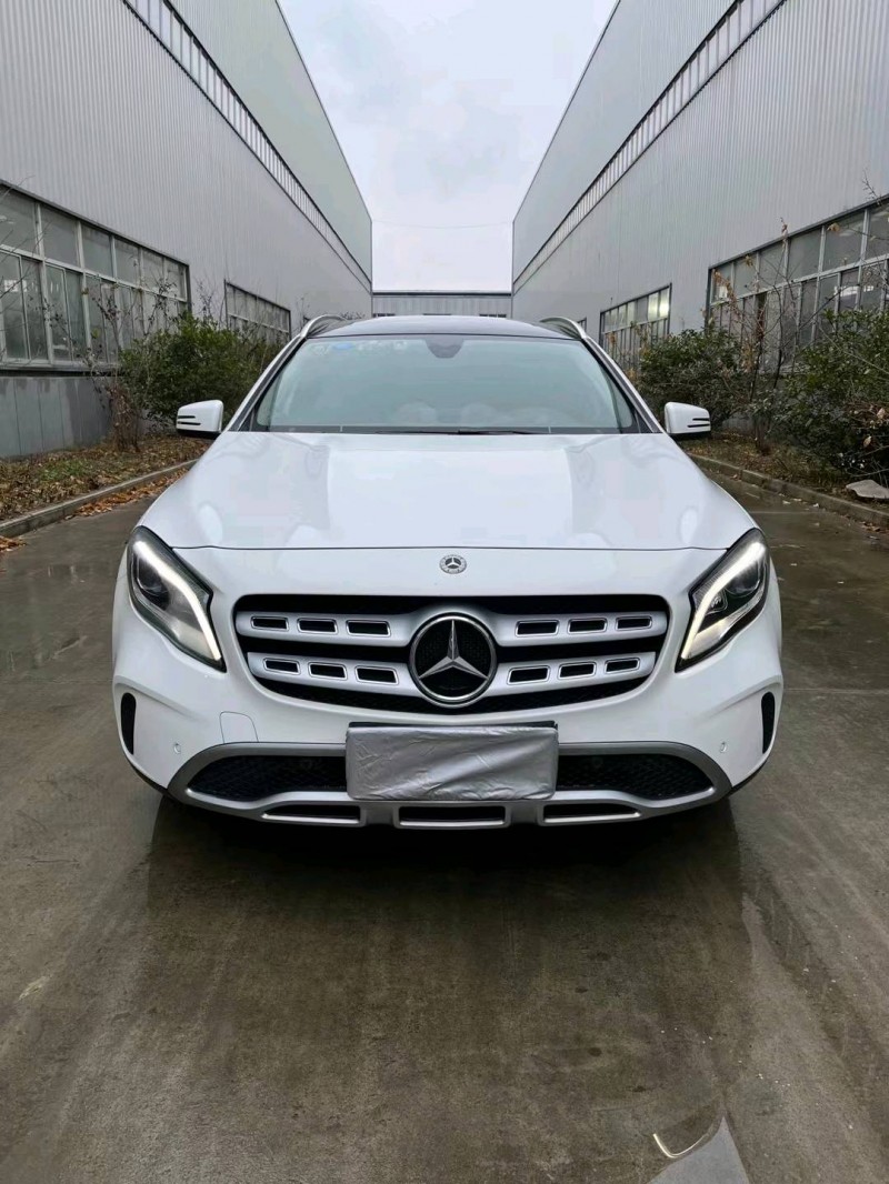 徐州17年奔驰GLA1