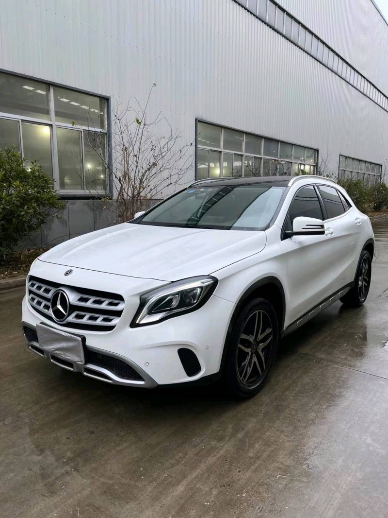 徐州17年奔驰GLA2