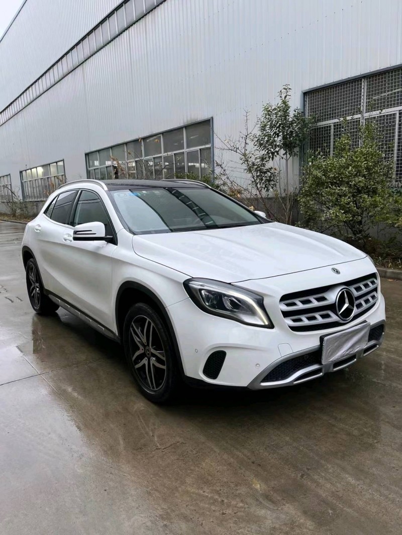 徐州17年奔驰GLA3