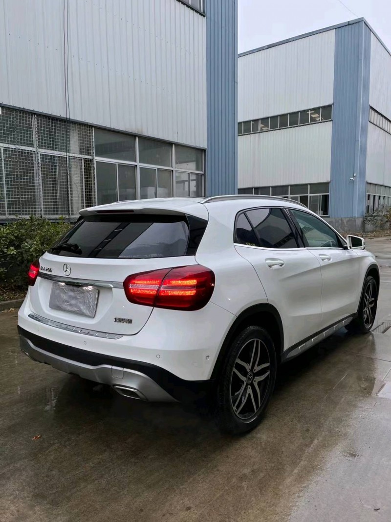 徐州17年奔驰GLA4