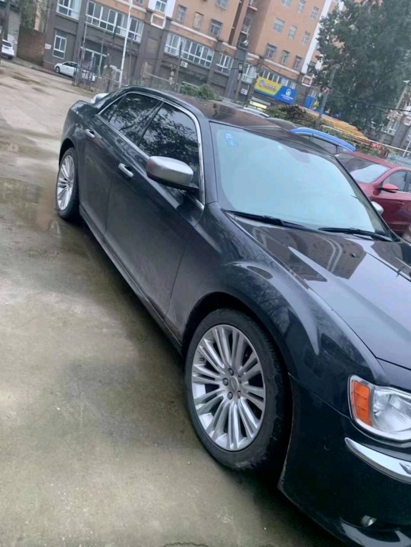 大同16年克萊斯勒300C3