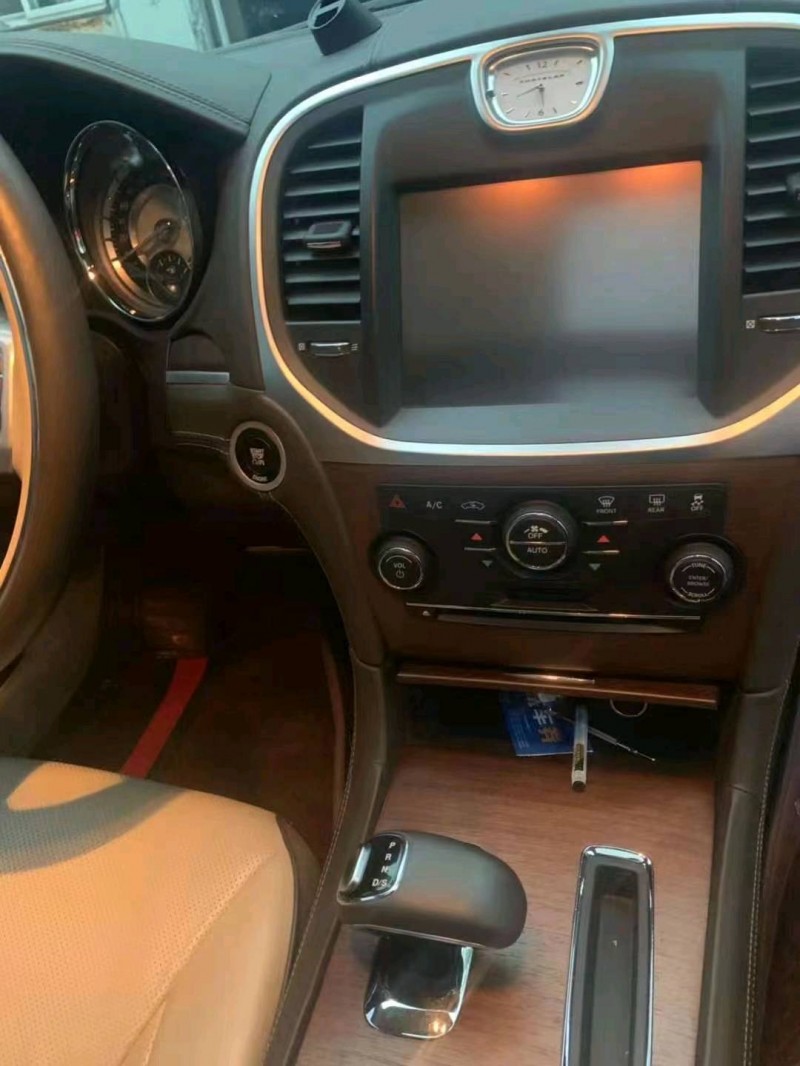 大同16年克萊斯勒300C5