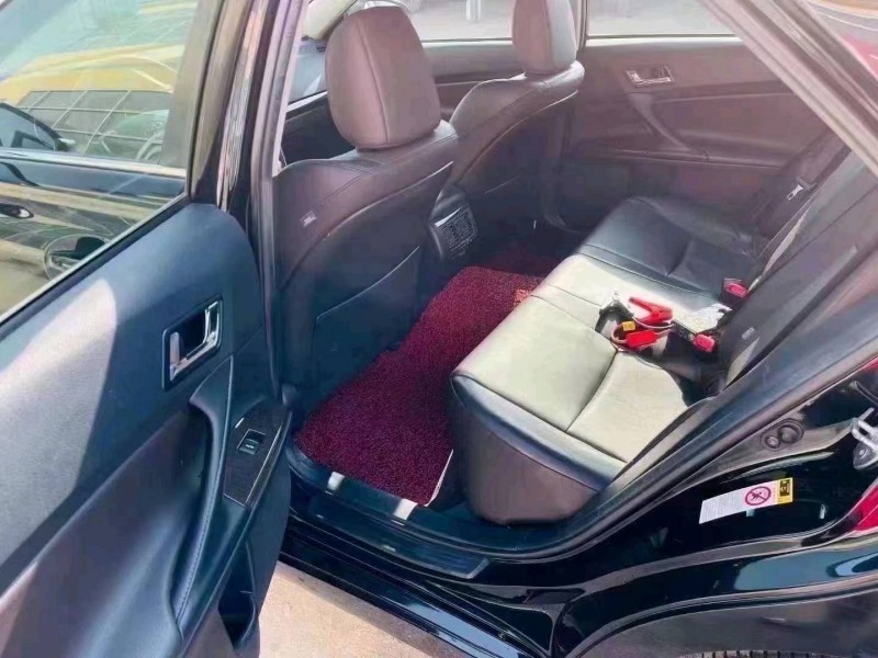 北京14年丰田锐志4