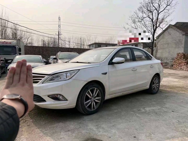 北京16年長安汽車逸動3