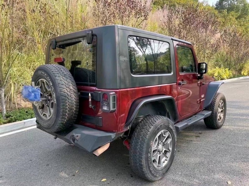 天門10年Jeep牧馬人9