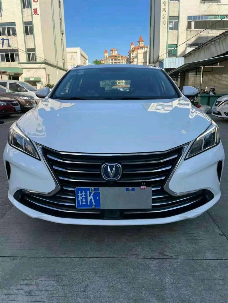 中山18年長安汽車逸動1