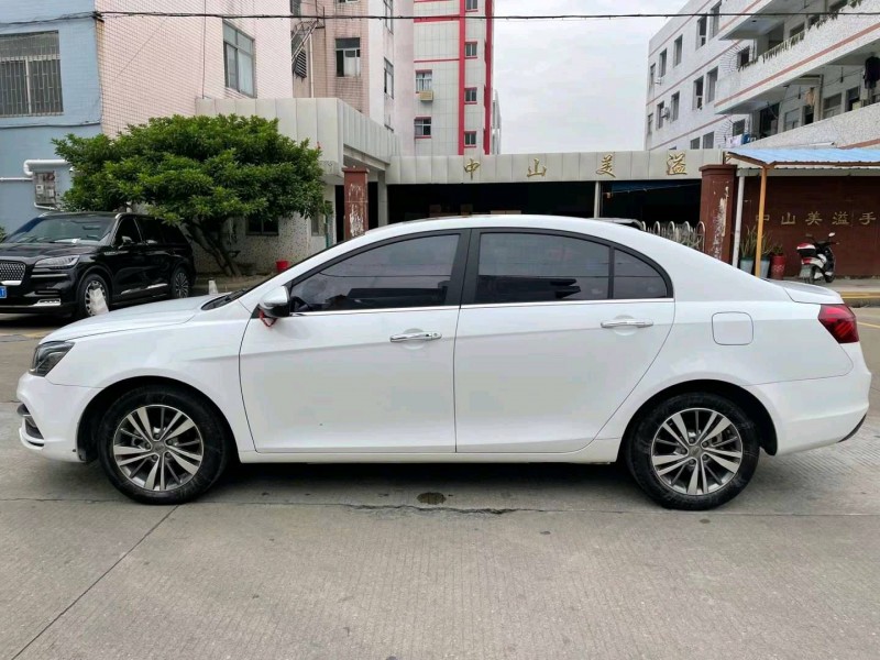 中山18年吉利帝豪3