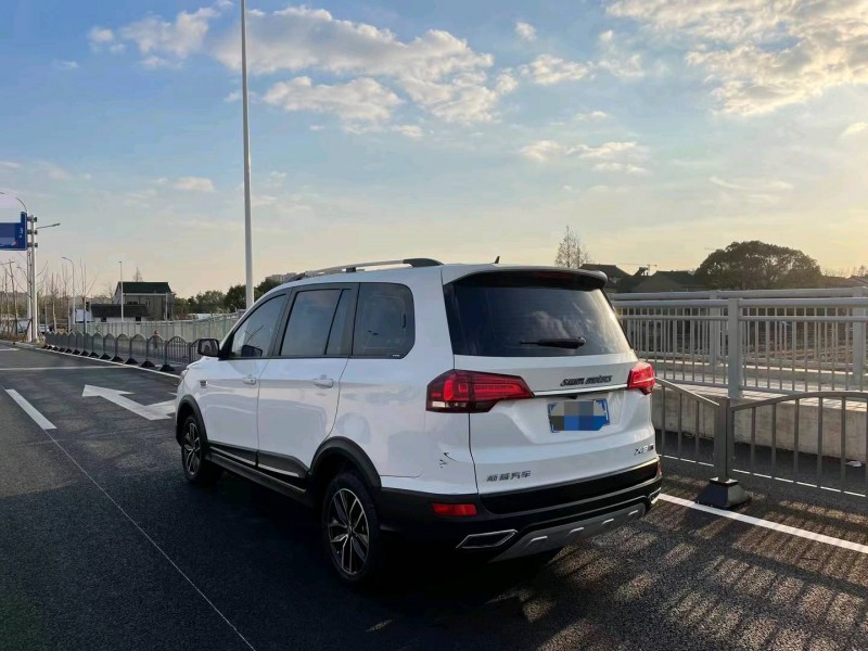 上海20年SWM斯威汽車X37