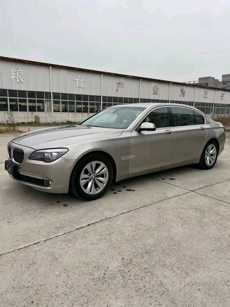 北京11年宝马7系3