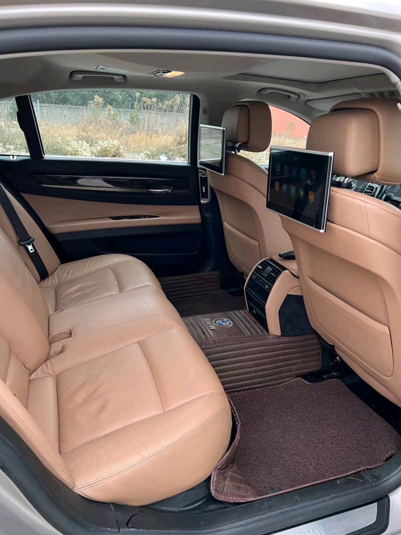 北京11年宝马7系9