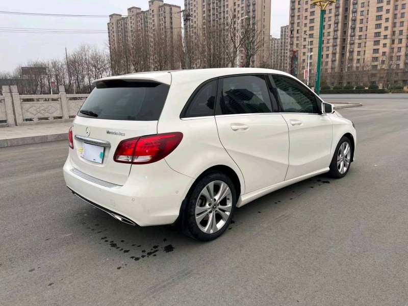 徐州18年奔驰B3