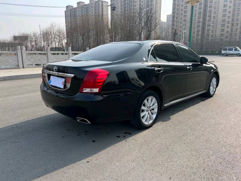 徐州13年丰田皇冠4