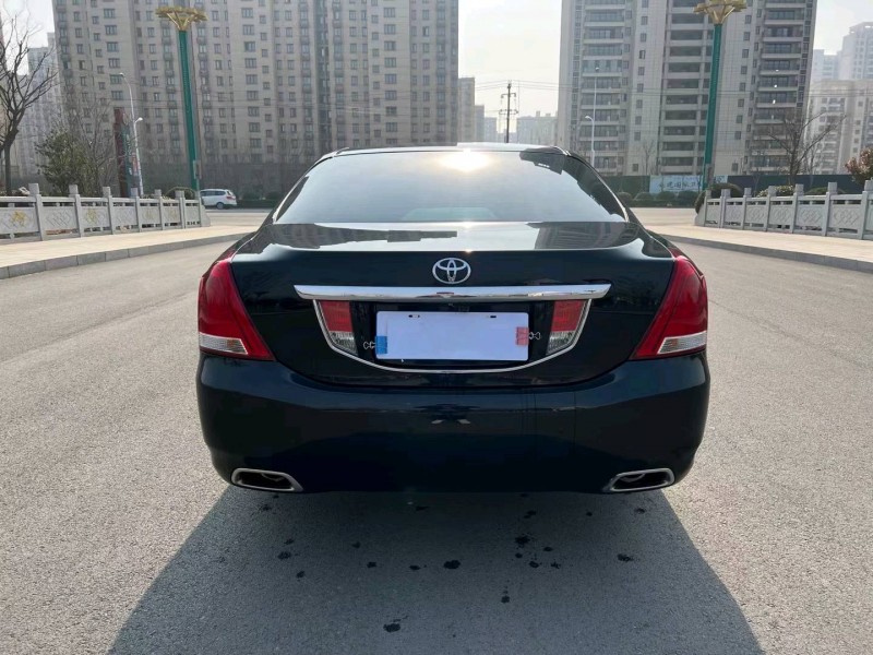 徐州13年丰田皇冠5